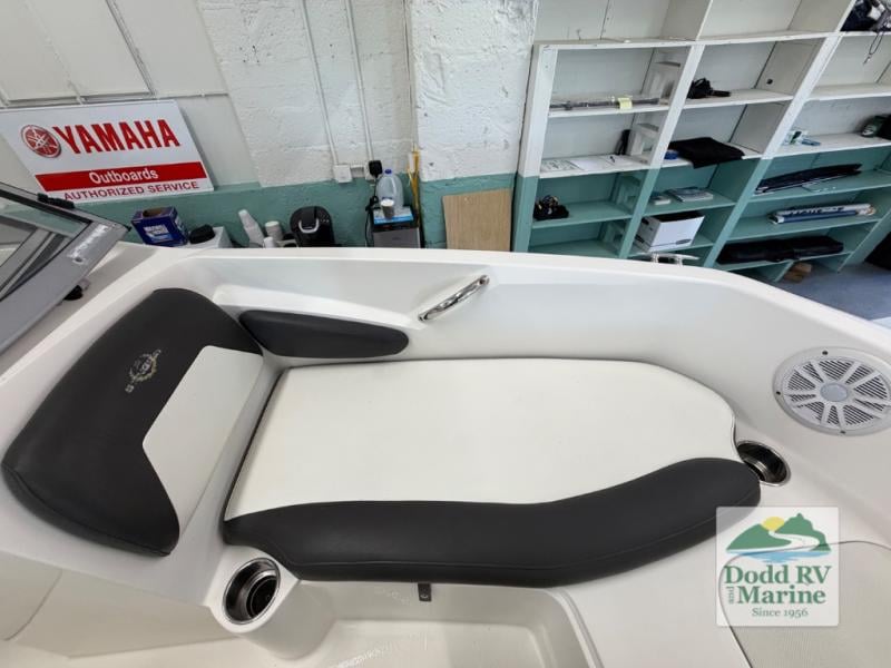 Pre-Owned 2016 Stingray 191DC - photo - 30