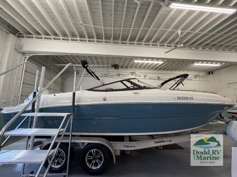 Pre-Owned 2021 Stingray 231DC - photo - 30
