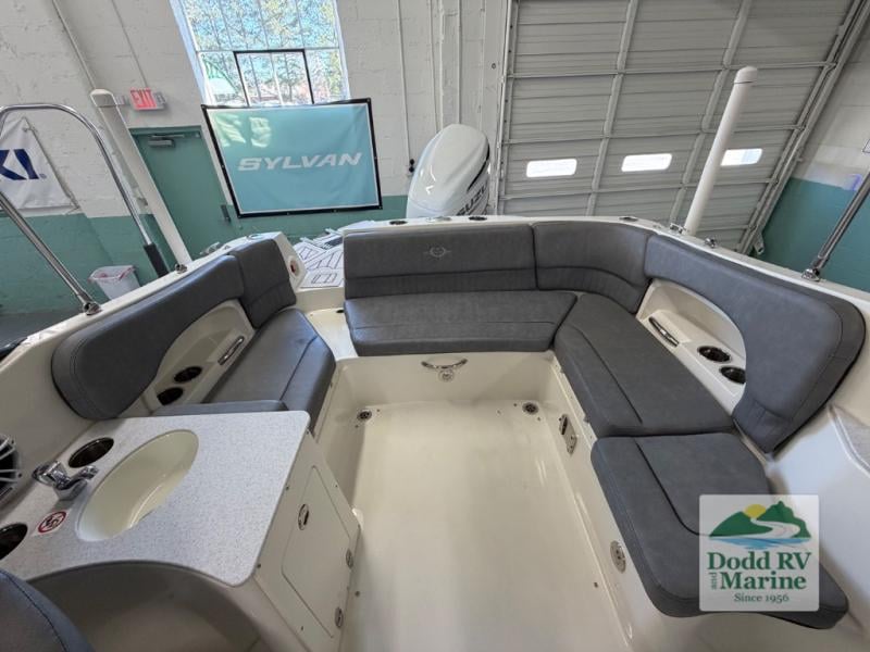 Pre-Owned 2021 Stingray 231DC - photo - 8