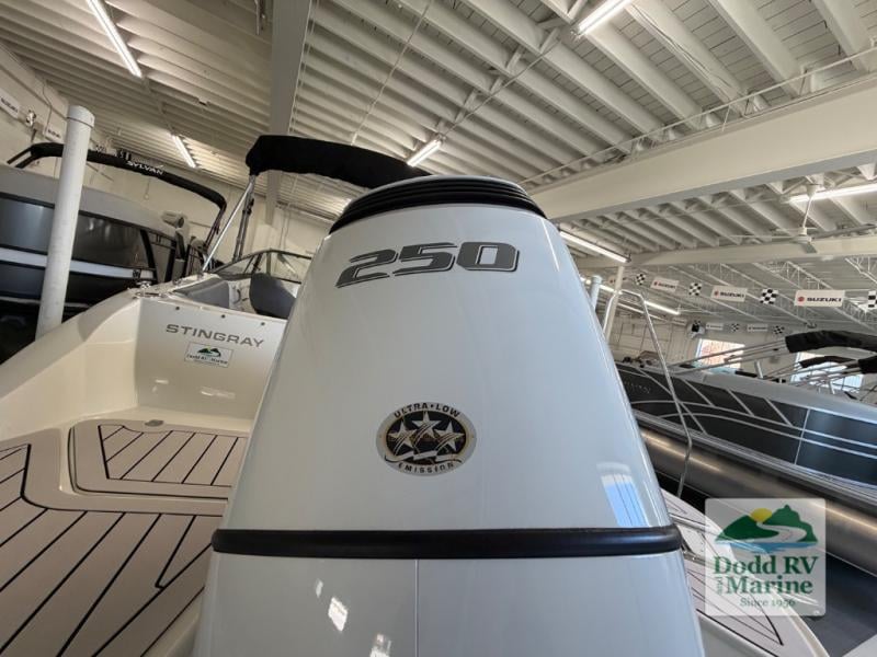 Pre-Owned 2021 Stingray 231DC - photo - 33