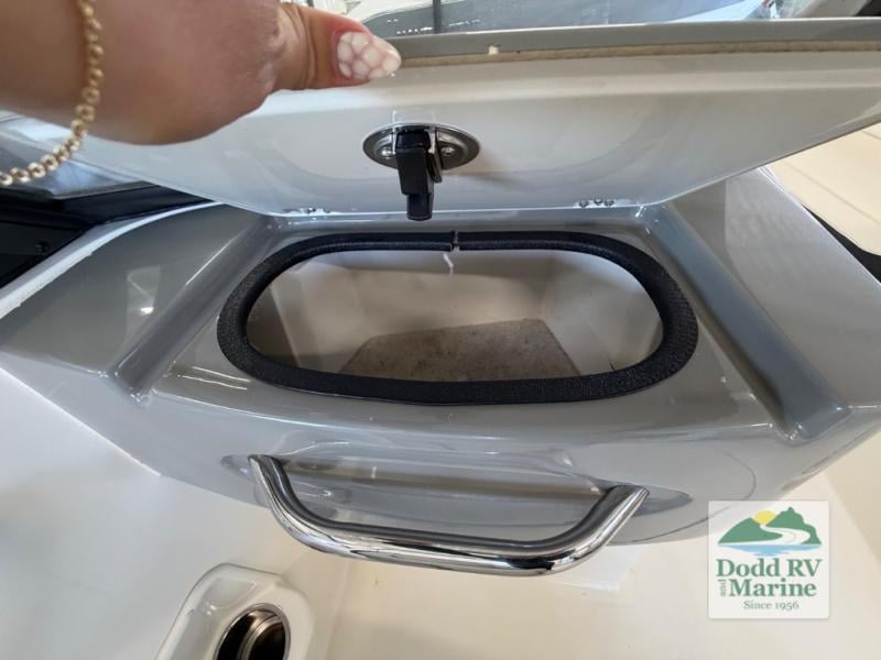 Pre-Owned 2021 Stingray 191 - photo - 13
