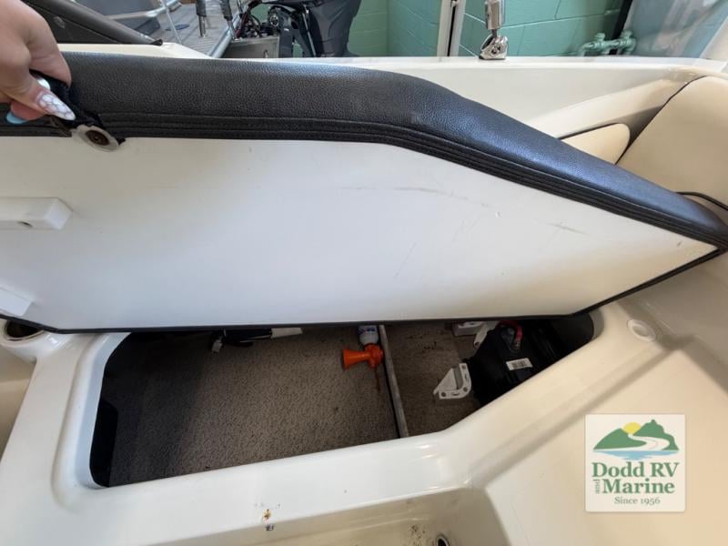 Pre-Owned 2021 Stingray 191 - photo - 16