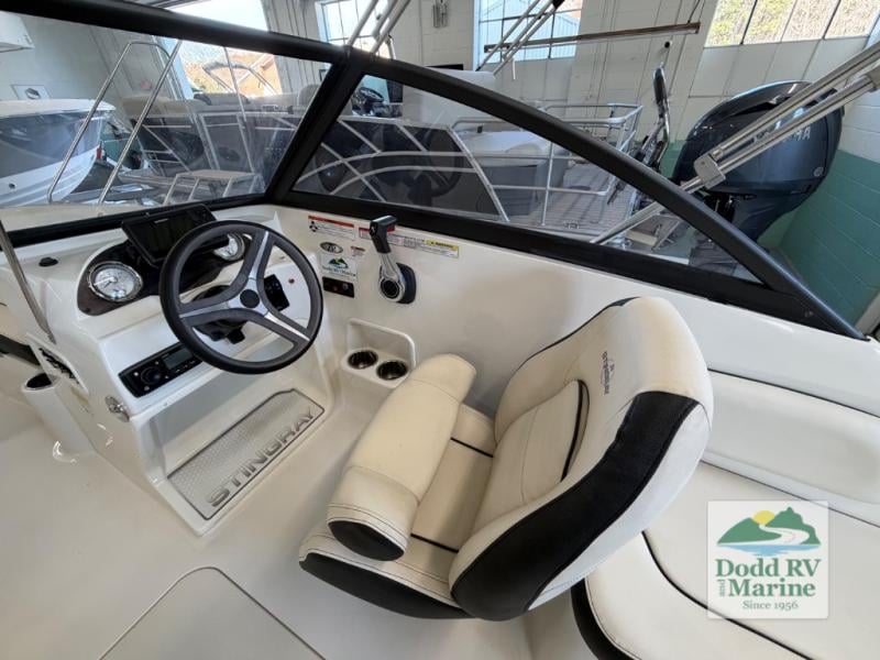 Pre-Owned 2021 Stingray 191 - photo - 6