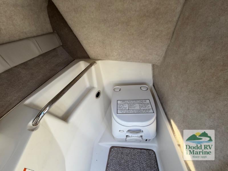 Pre-Owned 2012 Stingray 215LR - photo - 17