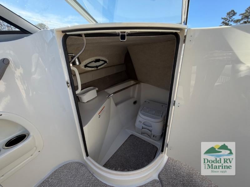Pre-Owned 2012 Stingray 215LR - photo - 14