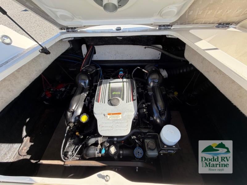 Pre-Owned 2012 Stingray 215LR - photo - 22
