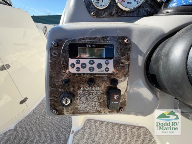 Pre-Owned 2012 Stingray 215LR - photo - 10