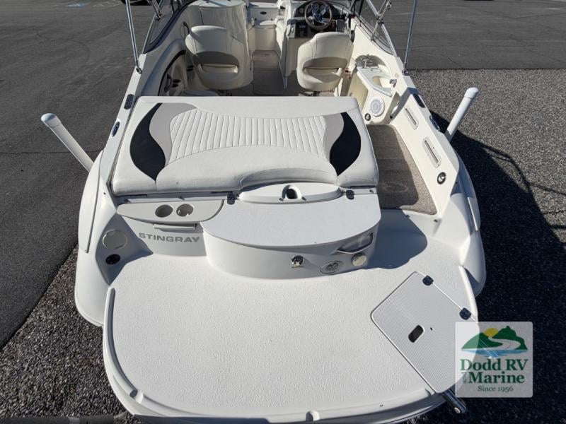Pre-Owned 2012 Stingray 215LR - photo - 37