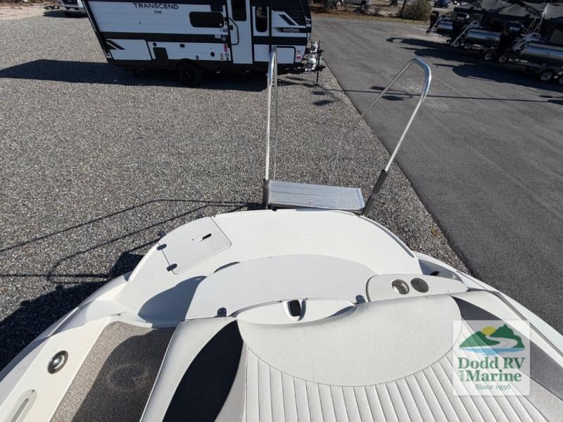Pre-Owned 2012 Stingray 215LR - photo - 36