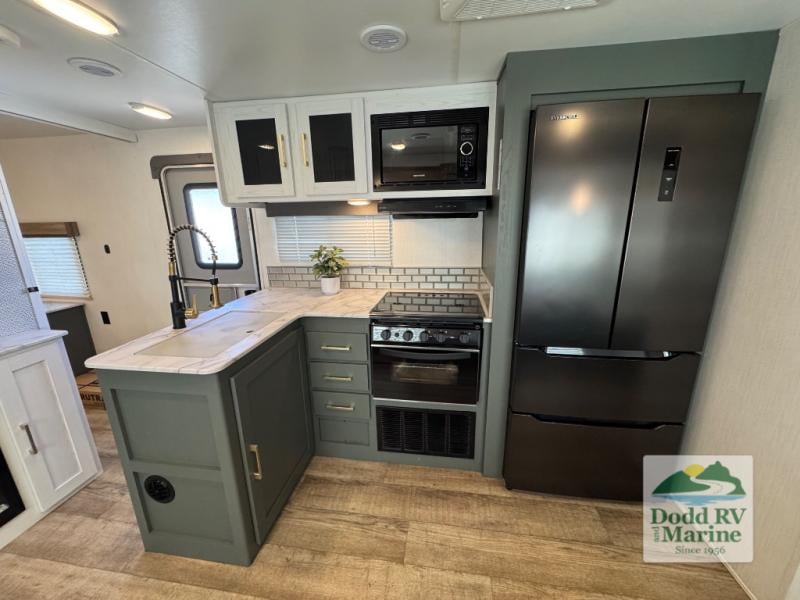 Pre-Owned 2024 Heartland 34BSBH - photo - 16