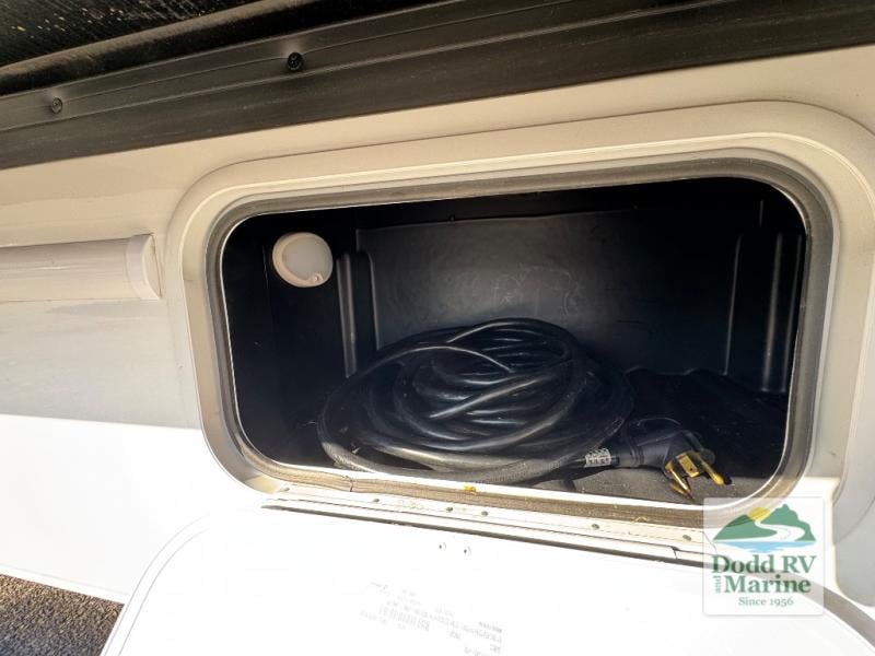 Pre-Owned 2025 Thor Motor Coach SE31 - photo - 13