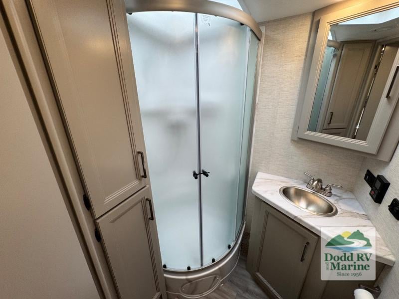 Pre-Owned 2025 Thor Motor Coach SE31 - photo - 30