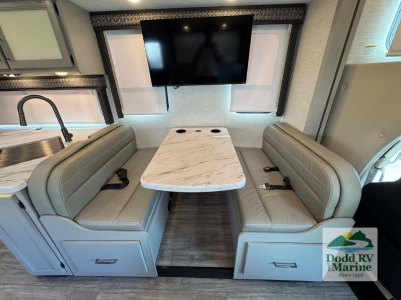 Pre-Owned 2025 Thor Motor Coach SE31 - photo - 19