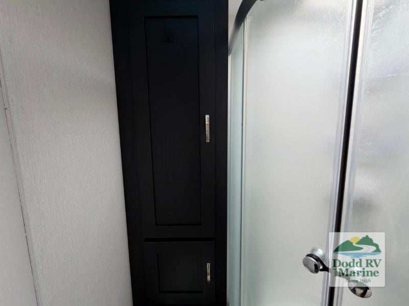 Pre-Owned 2023 Coachmen RV 192RBS - photo - 39