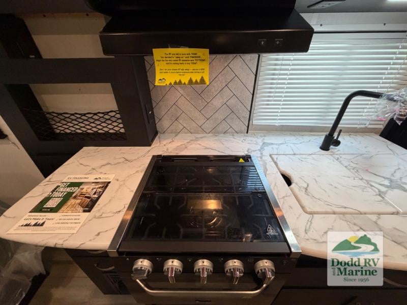 Pre-Owned 2023 Coachmen RV 192RBS - photo - 22