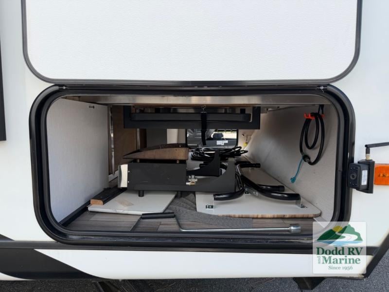 Pre-Owned 2023 Coachmen RV 192RBS - photo - 13