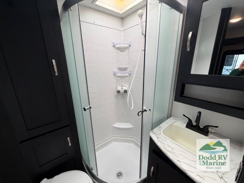 Pre-Owned 2023 Coachmen RV 192RBS - photo - 41