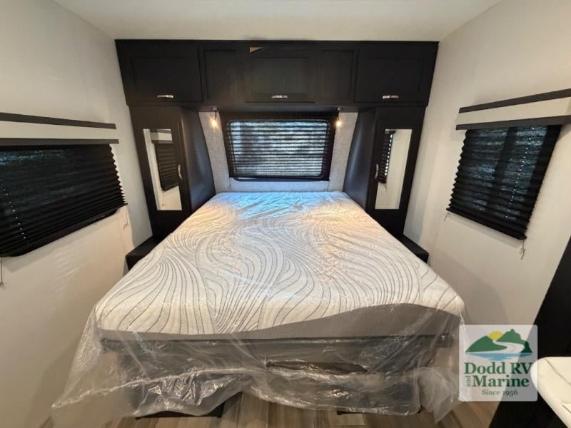 Pre-Owned 2023 Coachmen RV 192RBS - photo - 31