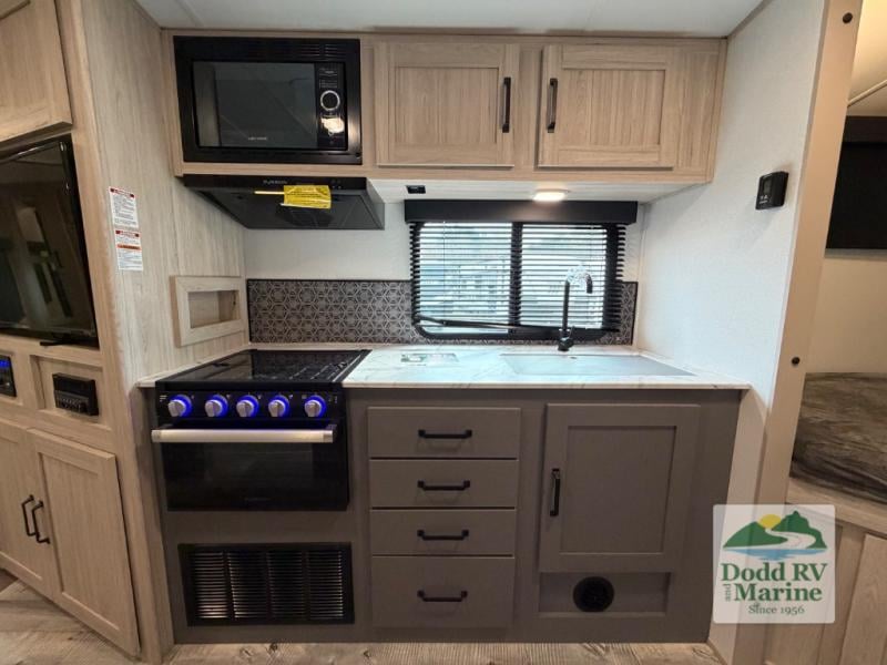 Pre-Owned 2022 Heartland 265BH - photo - 8