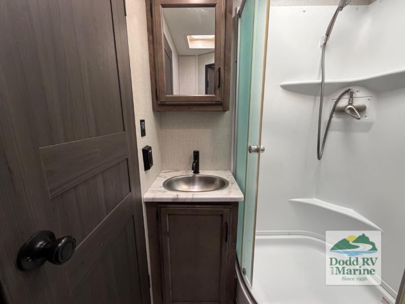 Pre-Owned 2022 Venture RV ST333VIK - photo - 34