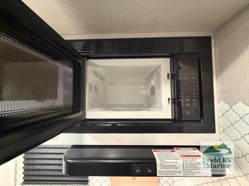 Pre-Owned 2022 Venture RV ST333VIK - photo - 10