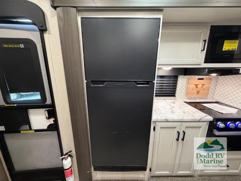 Pre-Owned 2022 Venture RV ST333VIK - photo - 14
