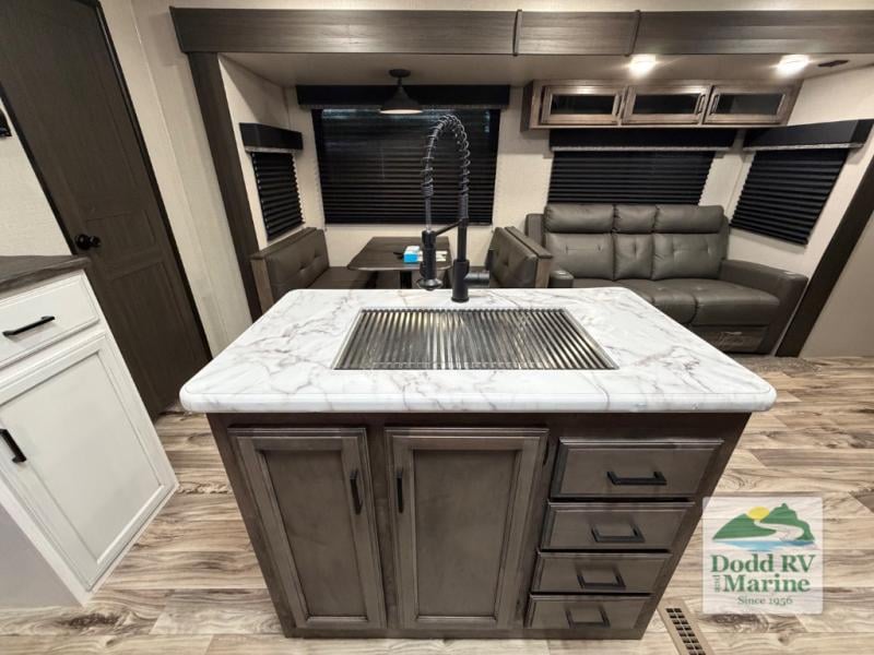 Pre-Owned 2022 Venture RV ST333VIK - photo - 16
