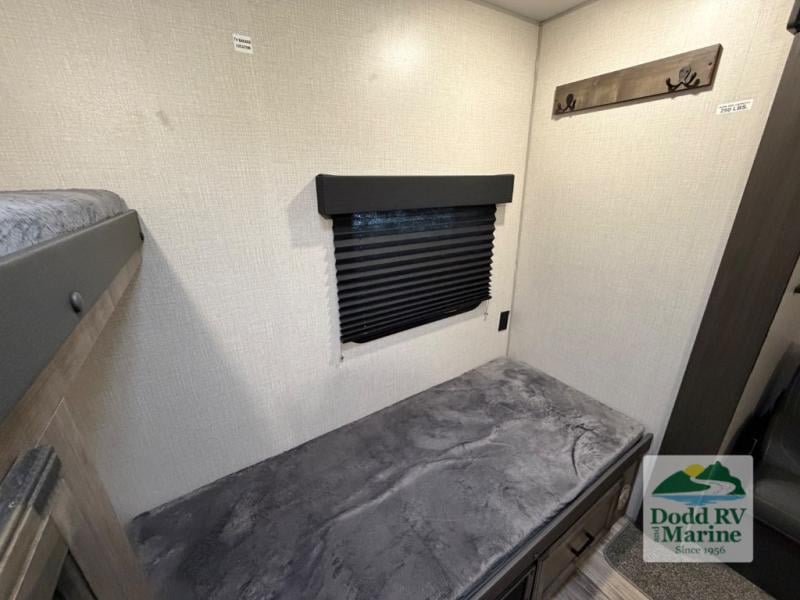 Pre-Owned 2022 Venture RV ST333VIK - photo - 44