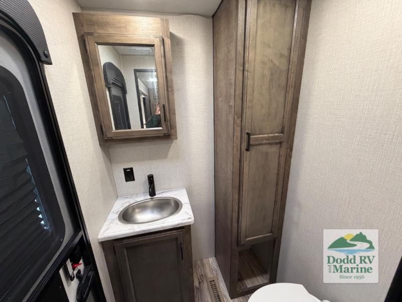 Pre-Owned 2022 Venture RV ST333VIK - photo - 51