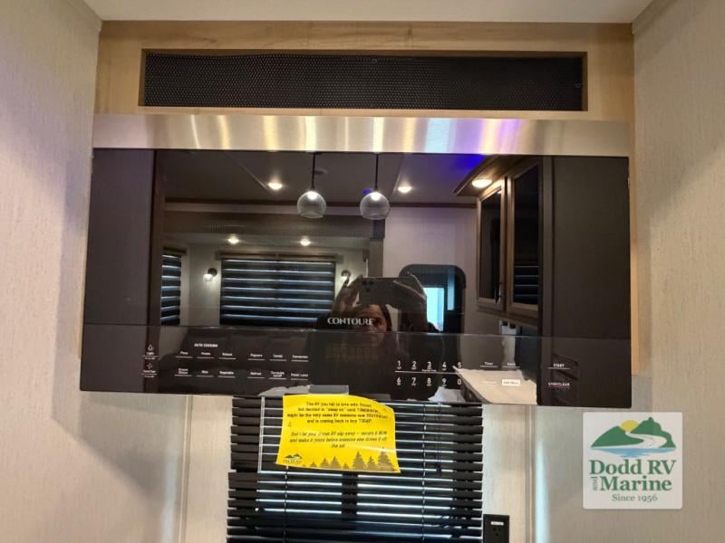 Pre-Owned 2024 Forest River RV VGF383G2 - photo - 7