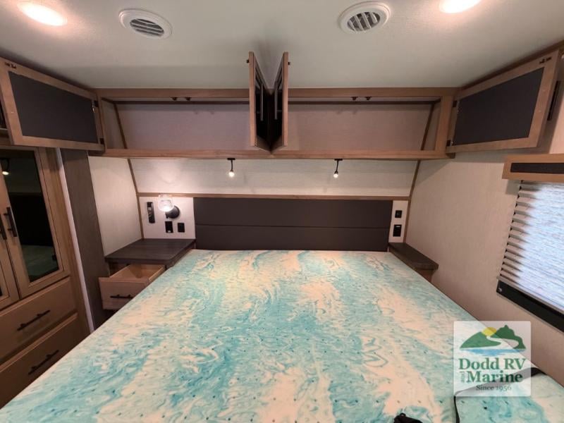 Pre-Owned 2024 Forest River RV VGF383G2 - photo - 26