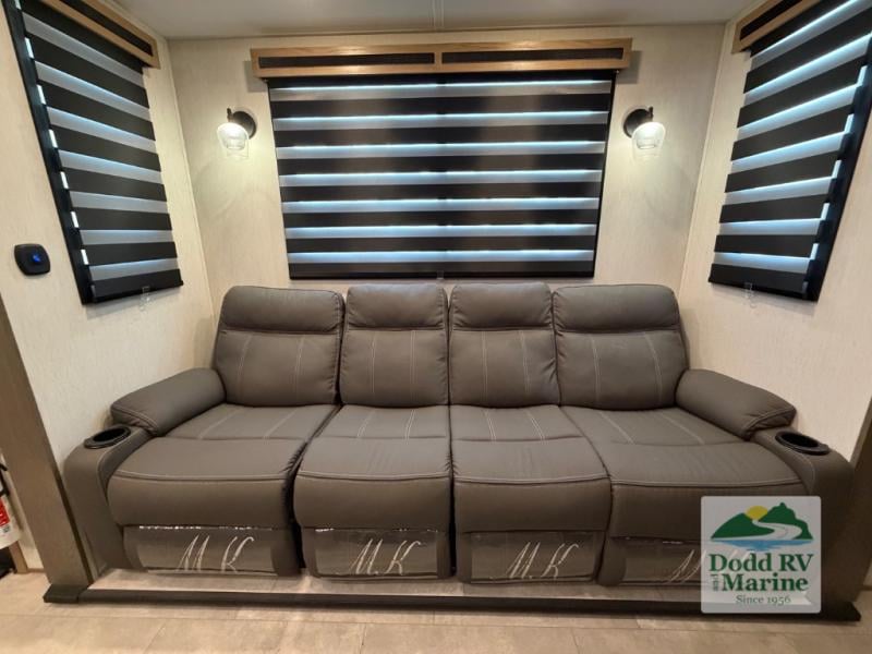 Pre-Owned 2024 Forest River RV VGF383G2 - photo - 20