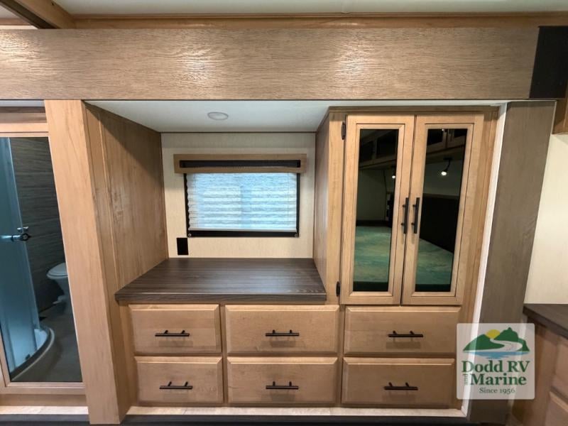 Pre-Owned 2024 Forest River RV VGF383G2 - photo - 27