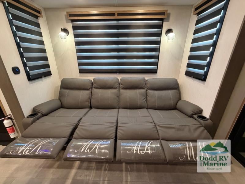 Pre-Owned 2024 Forest River RV VGF383G2 - photo - 21