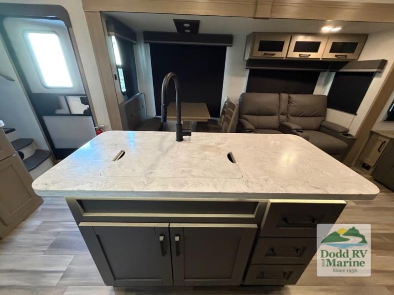 Pre-Owned 2023 Grand Design 303RLS - photo - 20