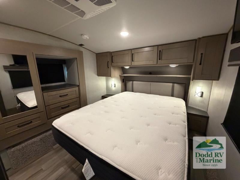 Pre-Owned 2023 Grand Design 303RLS - photo - 35