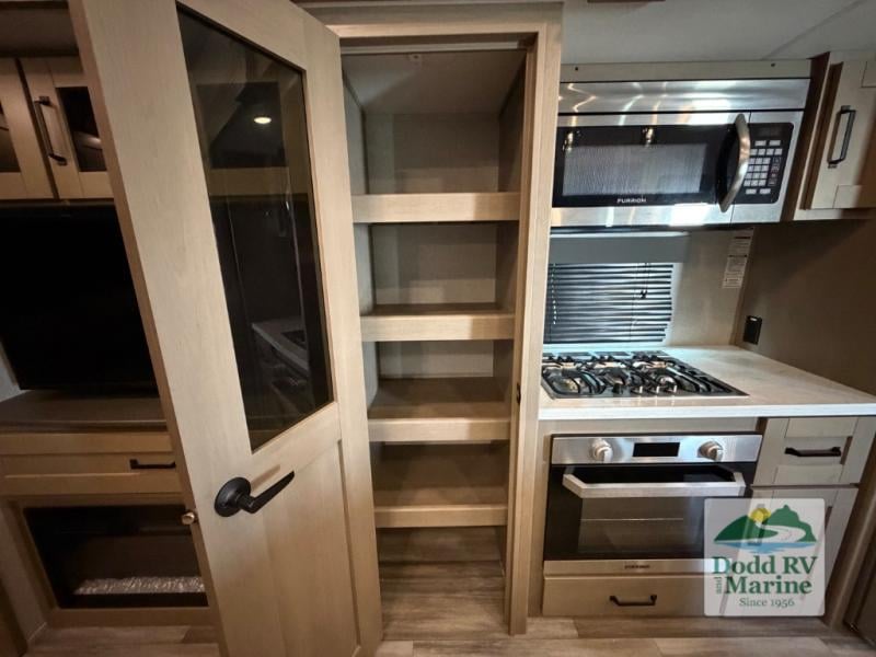 Pre-Owned 2023 Grand Design 303RLS - photo - 34