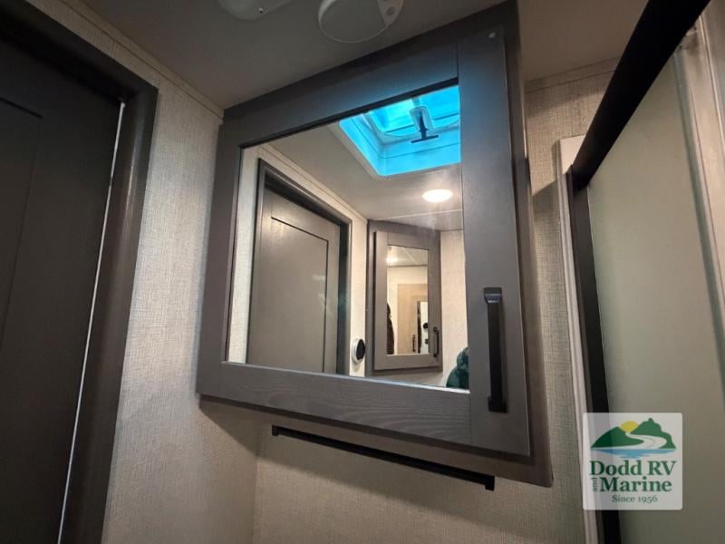 Pre-Owned 2023 Grand Design 303RLS - photo - 45