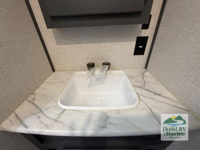Pre-Owned 2022 Dutchmen RV 30BHSC - photo - 39
