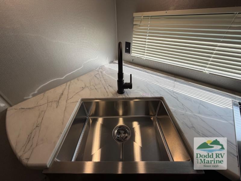 Pre-Owned 2022 Dutchmen RV 30BHSC - photo - 15