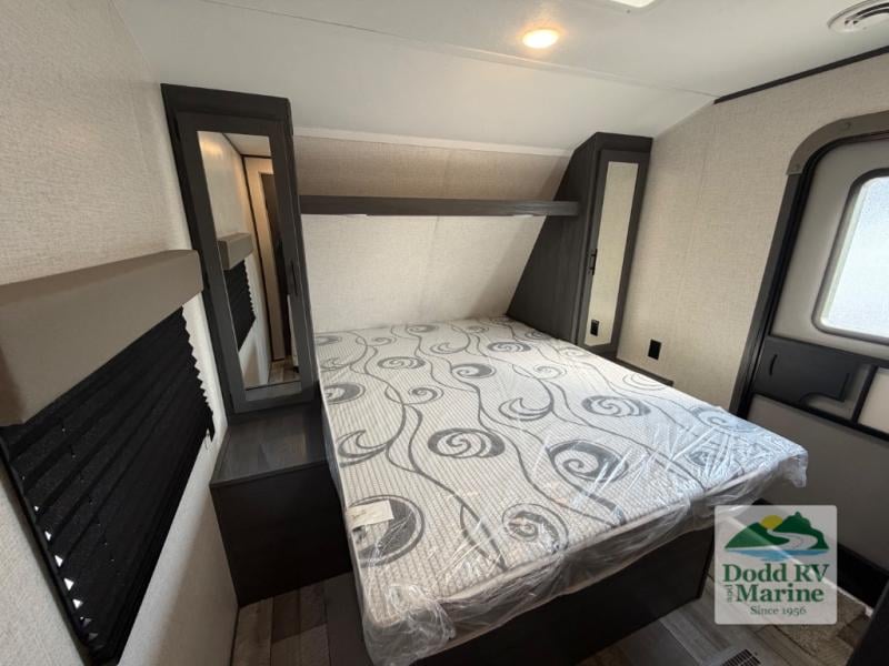 Pre-Owned 2022 Dutchmen RV 30BHSC - photo - 30