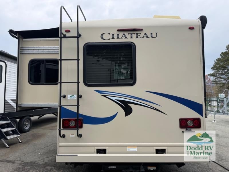 Pre-Owned 2020 Thor Motor Coach 24F - photo - 4