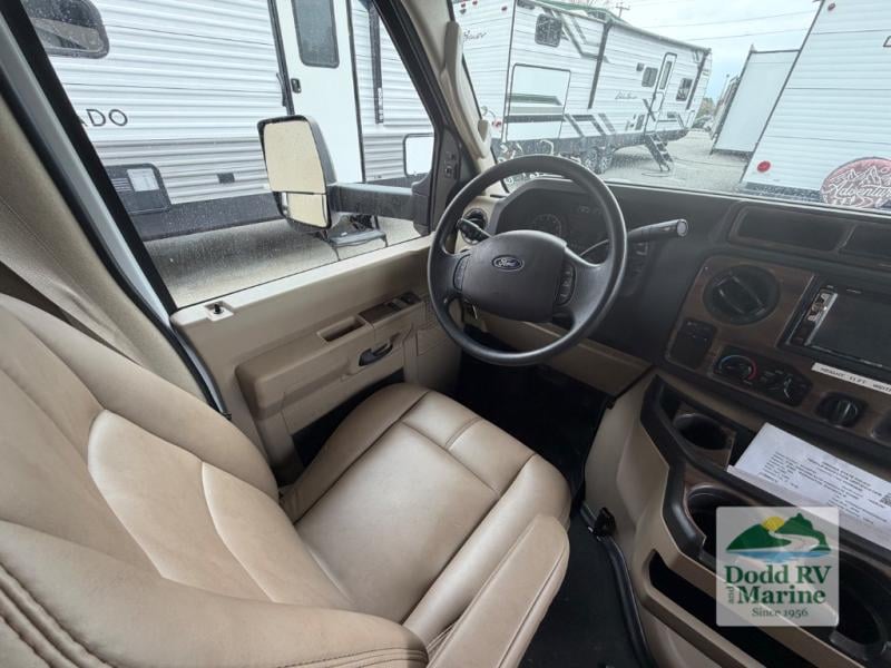 Pre-Owned 2020 Thor Motor Coach 24F - photo - 39