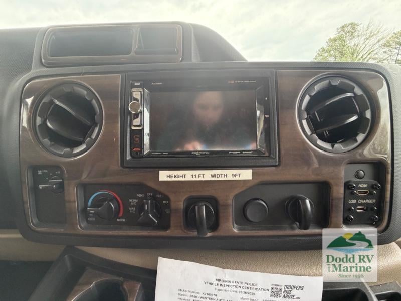 Pre-Owned 2020 Thor Motor Coach 24F - photo - 44