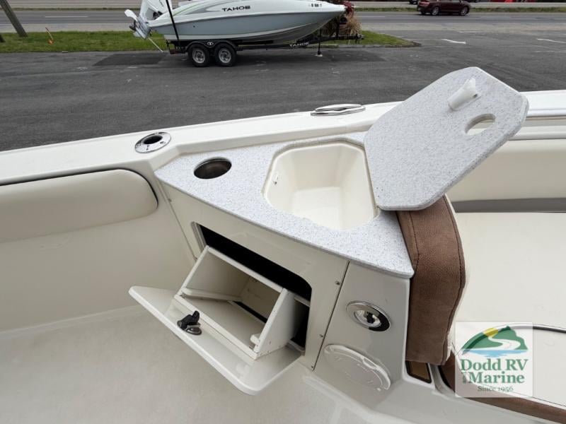 Pre-Owned 2024 Stingray 236 - photo - 24