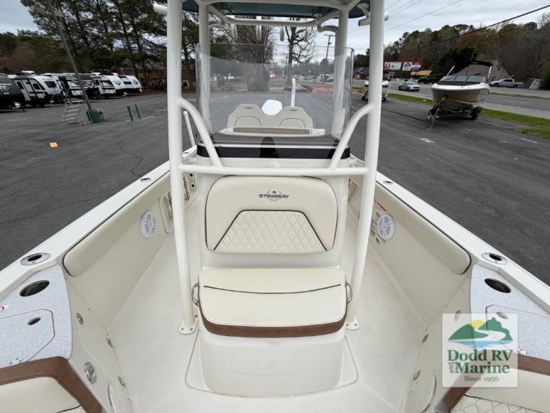 Pre-Owned 2024 Stingray 236 - photo - 43