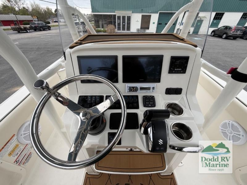 Pre-Owned 2024 Stingray 236 - photo - 11