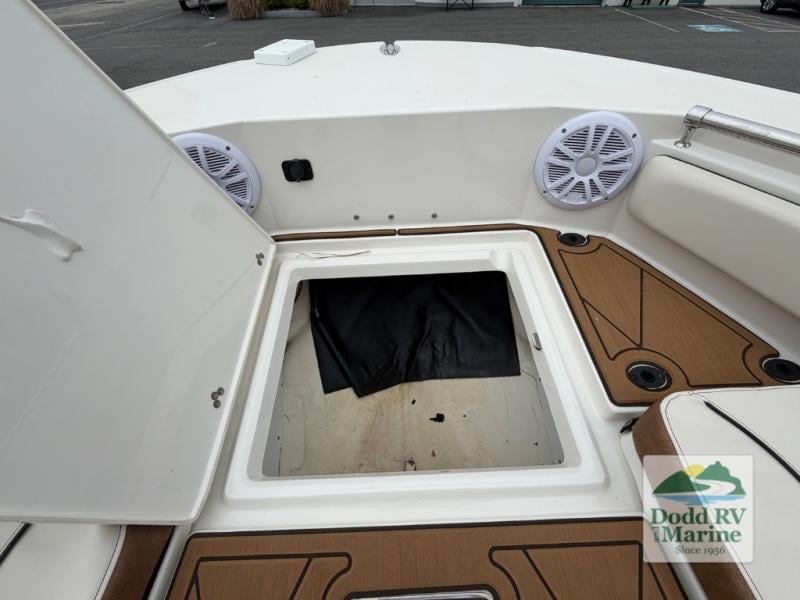 Pre-Owned 2024 Stingray 236 - photo - 31