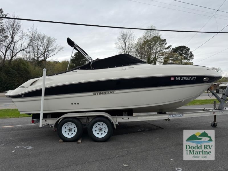 Pre-Owned 2012 Stingray 215LR - photo - 40