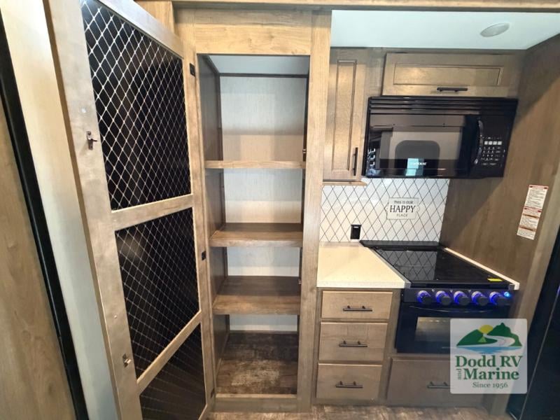Pre-Owned 2022 Forest River RV 37FLH - photo - 16